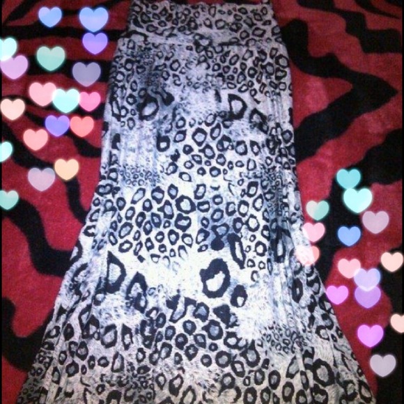 Leopard / Cheetah Maxi Fold Over Skirt Sz S. NWOT