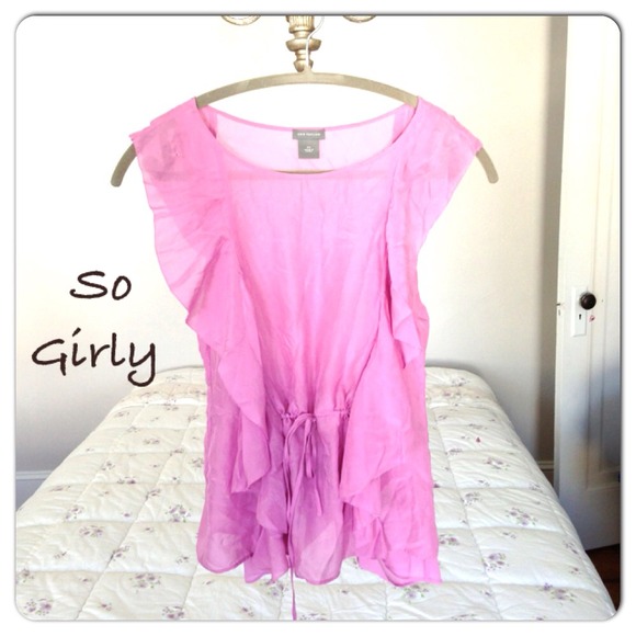 ❤❤Host Pick❤❤ Super romantic pink top