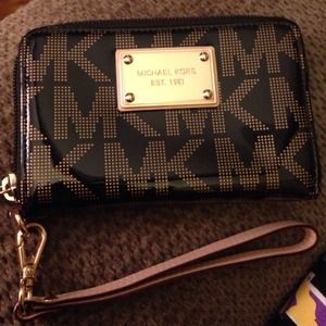 Michael Kors iPhone Wristlet