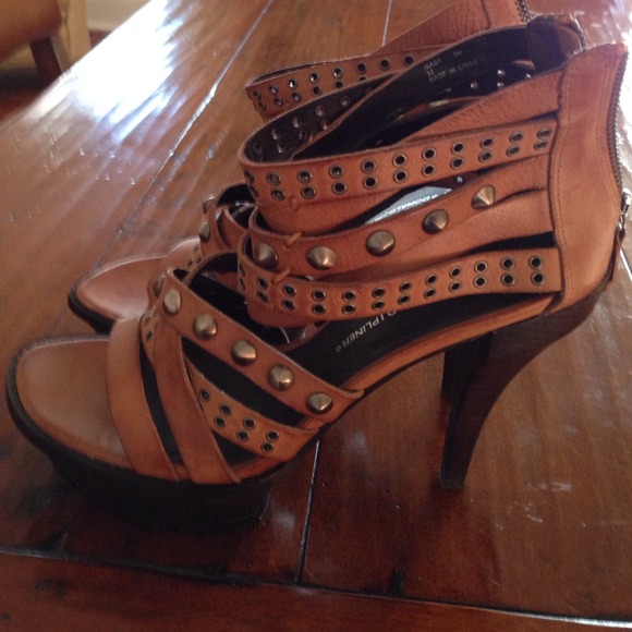 Lisa for Donald J. Pliner Shoes - Fabulous Lisa for Donald J. Plliner Pumps!