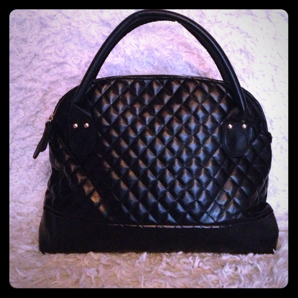 Handbags - Black Quilt purse