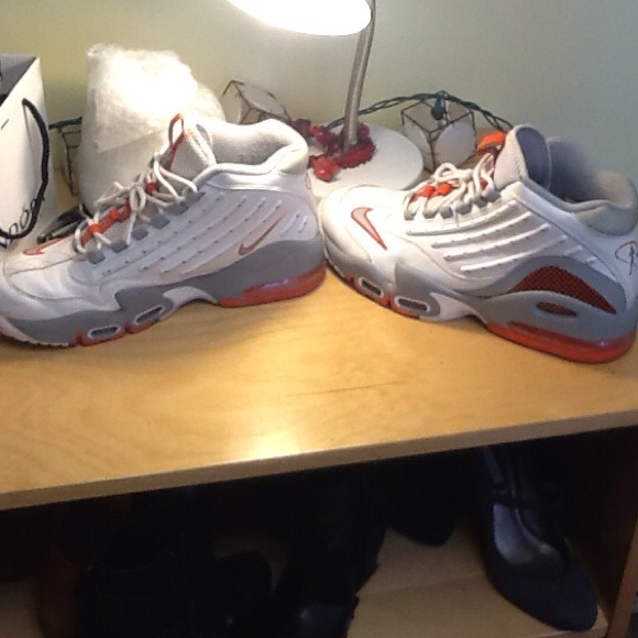 Size 11 Griffey Swingman Turfs - Picture 2 of 2