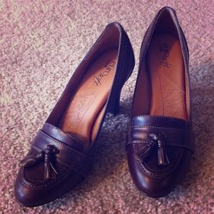 NWOT Dark Brown Oxford Heels