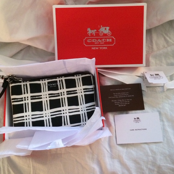 Plaid B&W Authentic Coach Wristlet - Picture 2 of 4
