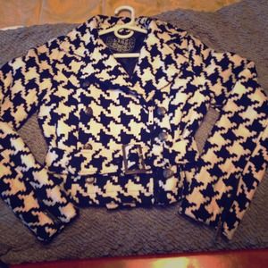 🌟REDUCED 💋ADORABLE houndstooth cropped peacoat!