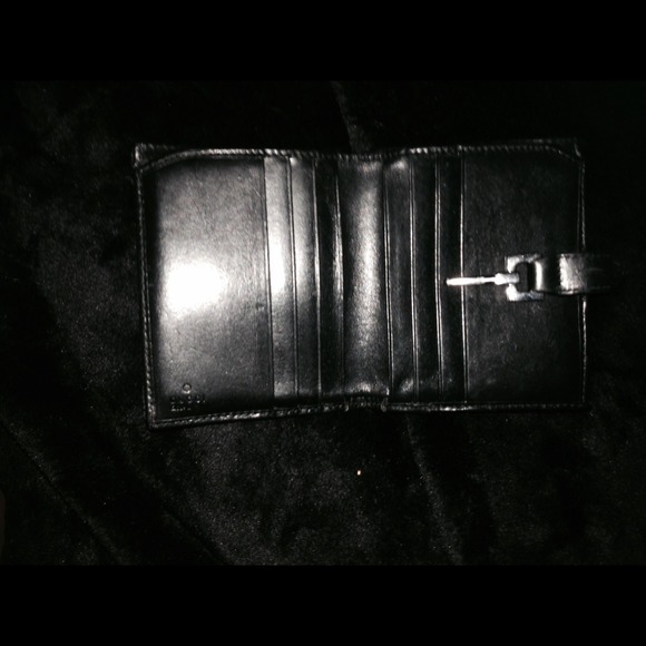 Authentic gucci wallet - Picture 2 of 4