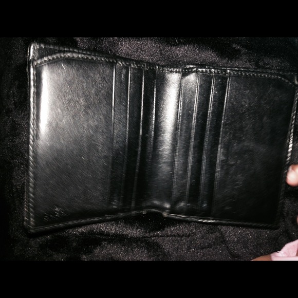 Authentic gucci wallet - Picture 4 of 4