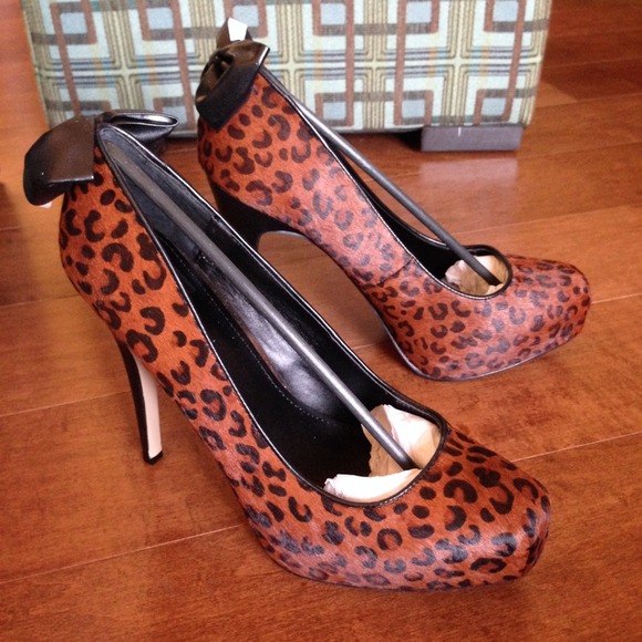 Dolce Vita Pumps - Leopard with Leather Bow! NEW