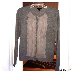 ❤️SOLD in Bundle❤️Gray button-up sweater