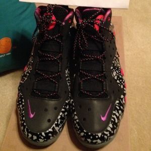 Area 72 barkley posite mens. $300 thru paypal