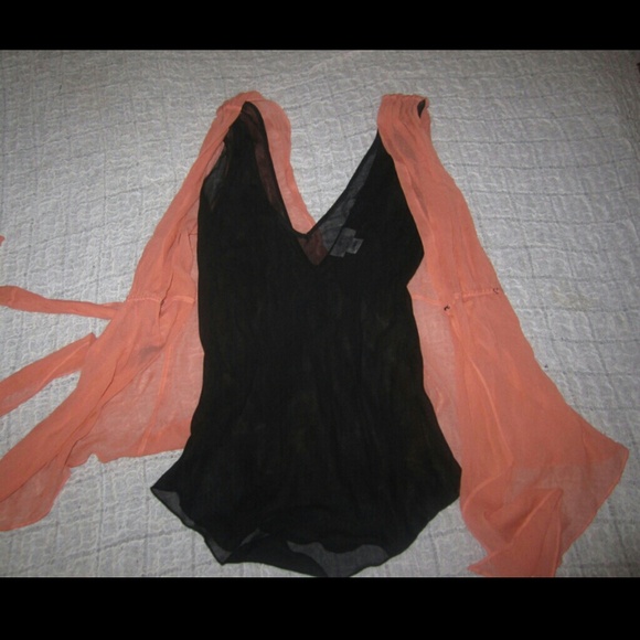 Gorgeous sheer top *Reduced from 60* - Picture 2 of 3