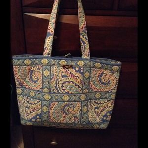 Vera Bradley tote 💙