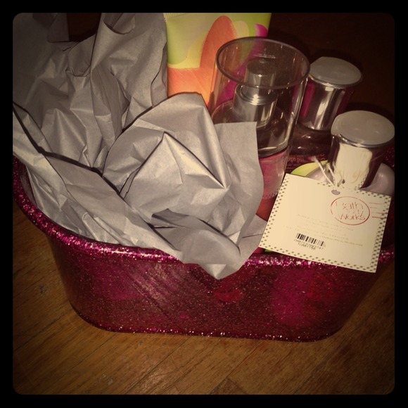 Traded**Sweet Pea gift set