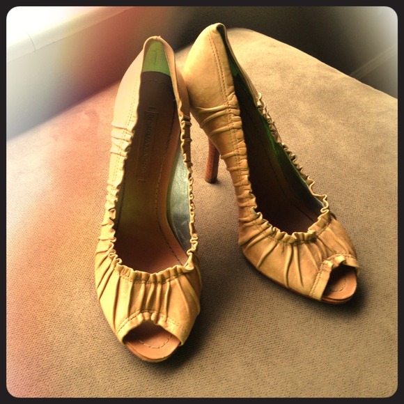 BCBG MaxAzria leather pumps