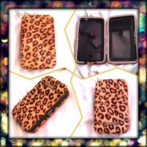 iPhone 4S Case/Wallet in Leopard Print