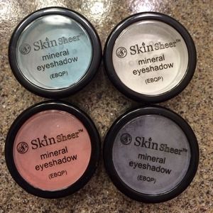 Skin sheer mineral eye shadows