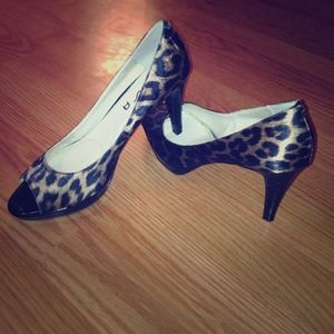 Unisa "unidette2" cheetah peeptoe pumps
