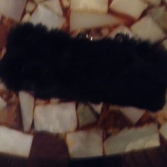 🎉🎉SOLD🎉🎉 GENUINE BLACK RABBIT HANDBAG - Picture 2 of 2