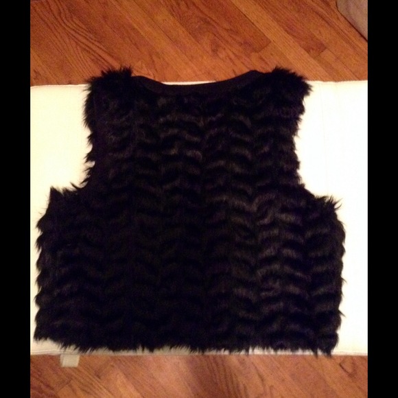 Fur vest‼️‼️‼️‼️‼️ - Picture 4 of 4