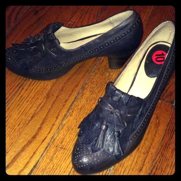 Frye Lois Kiltie Oxfords