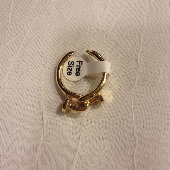 🚫SOLD🚫 gold nail ring - Picture 2 of 3