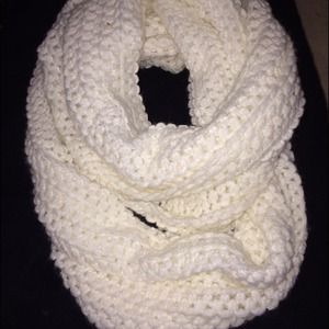 🎉SOLD🎉knit infinity scarf