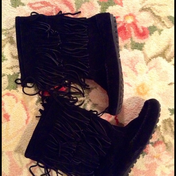 Black fringe moccasin🎉🎉SOLD❤❤ - Picture 3 of 3
