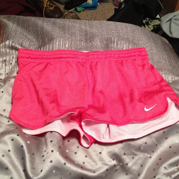 Mesh nike shorts (pink)