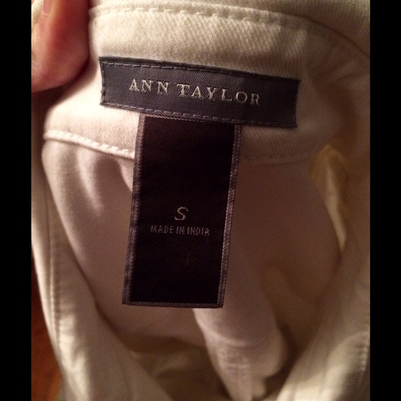 *SOLD* Ann Taylor White Denim Jacket - Picture 4 of 4