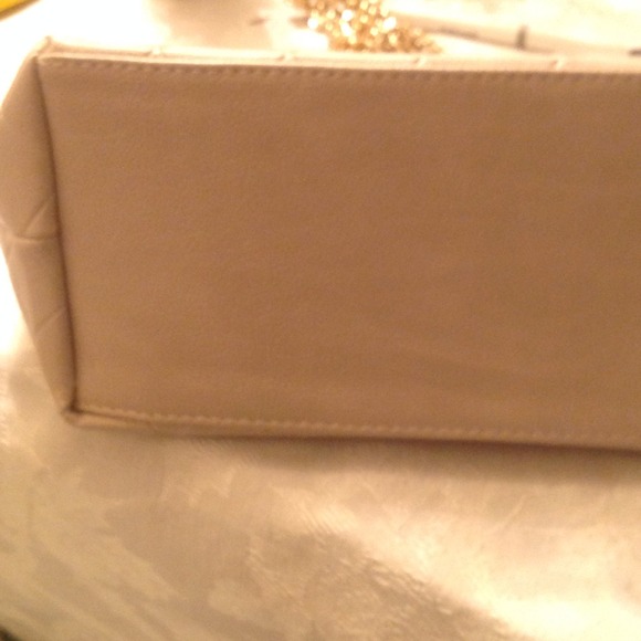 Quilted Handbag - Picture 3 of 3