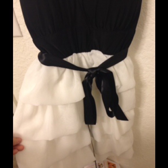 ❌❌SOLD ON VINTED ❌❌Black and white dress - Picture 2 of 4