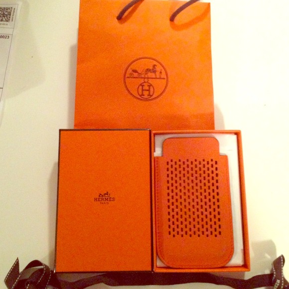 💯% AUTHENTIC HERMES LEATHER COVER FOR IPHONE 4