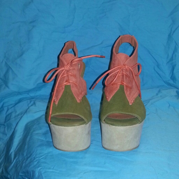 Wedge heels