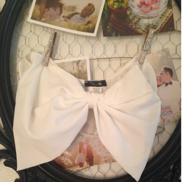 ⚡CLEARANCE⚡🎀Oversized Bow- Bandeau Top🎀 - Picture 2 of 4
