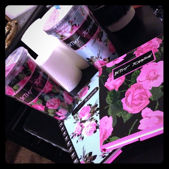 Betsey johnson stationary(not for sale)