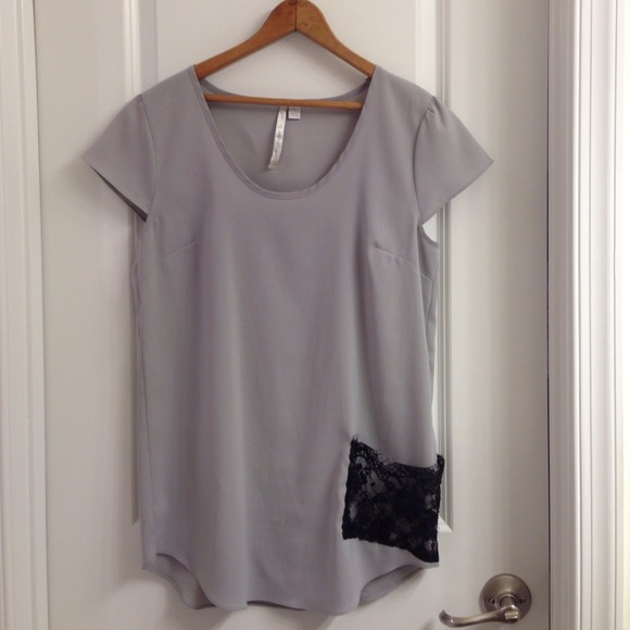 Sold****Gray long shirt with lace pocket