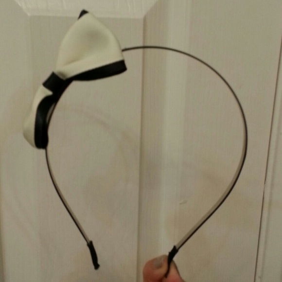 Hair Accessories - Picture 3 of 3