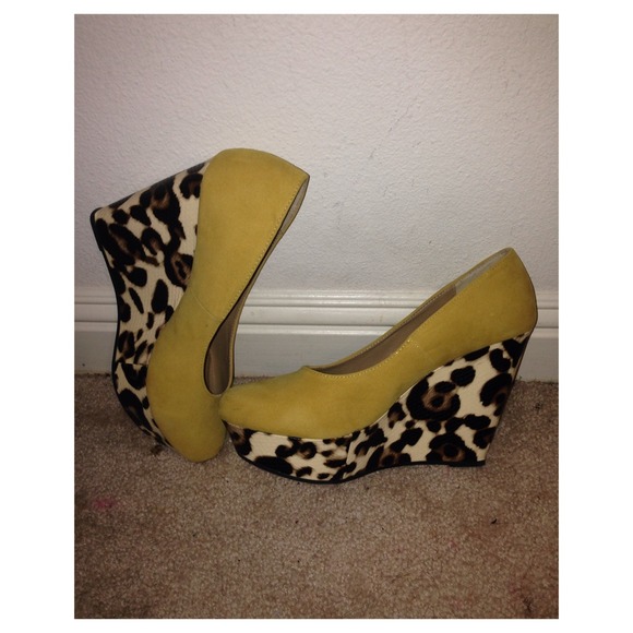 Mustard yellow wedges