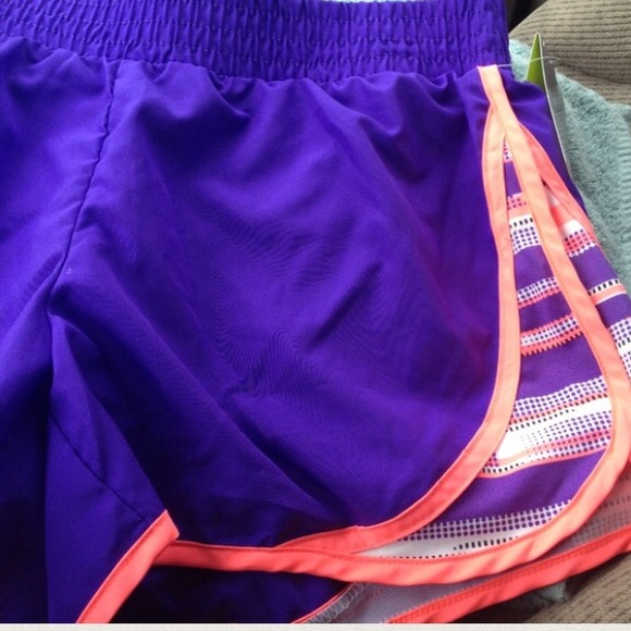 Workout shorts (purple/coral)