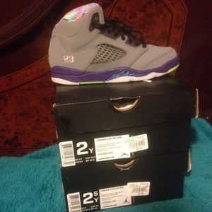 Jordan Bel Air 5's sz 2 or a 2.5