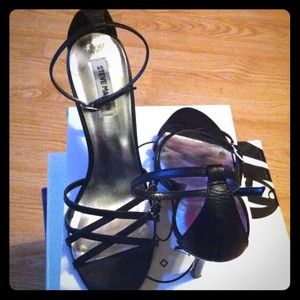 Steve Madden black leather sandal