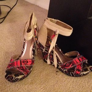 Multi color tribal print wedge.