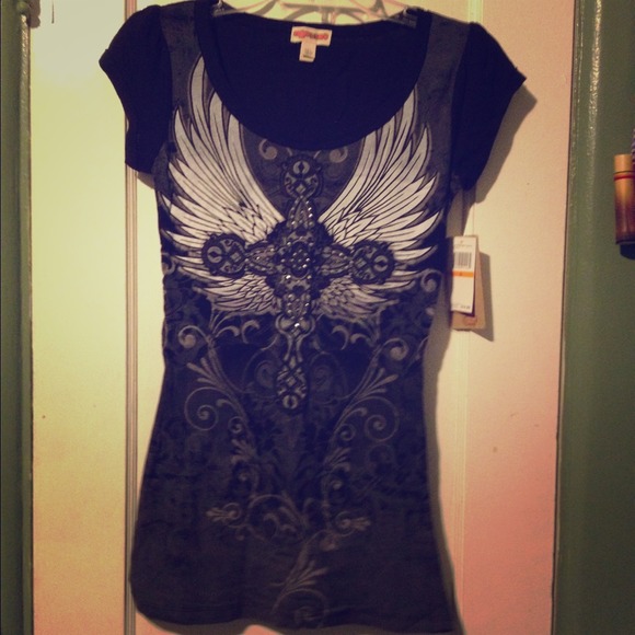 black tee