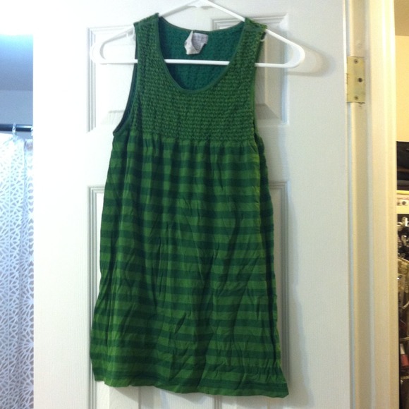 ❌SOLD❌ Green Sleeveless Top