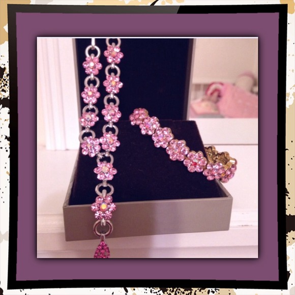 Pretty in pink necklace