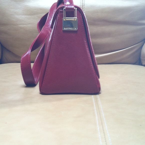 Red Liz Claiborne Purse - Picture 2 of 3