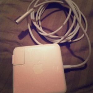 100% Authentic Apple MacBook Pro Charger