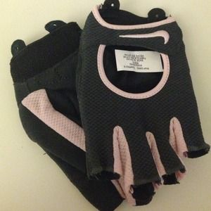 Brand new Nike workout gloves!
