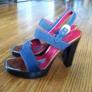HOT Donald J. Pliner platform sandals