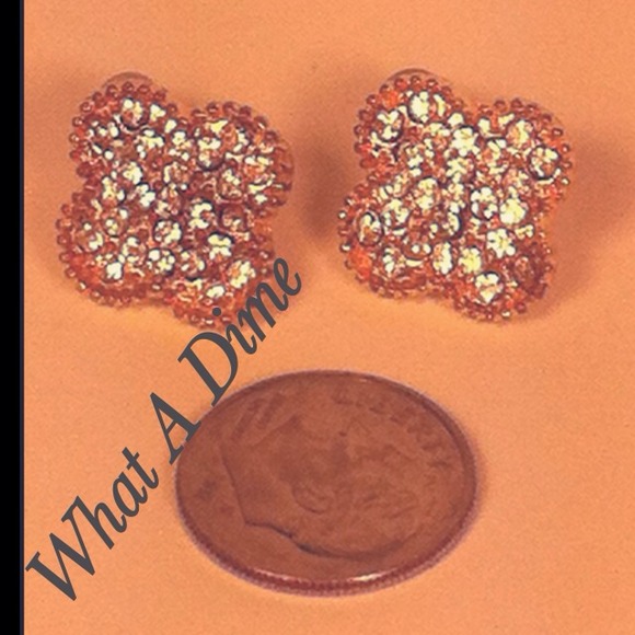 Bundle of 4 pairs of earrings!!!